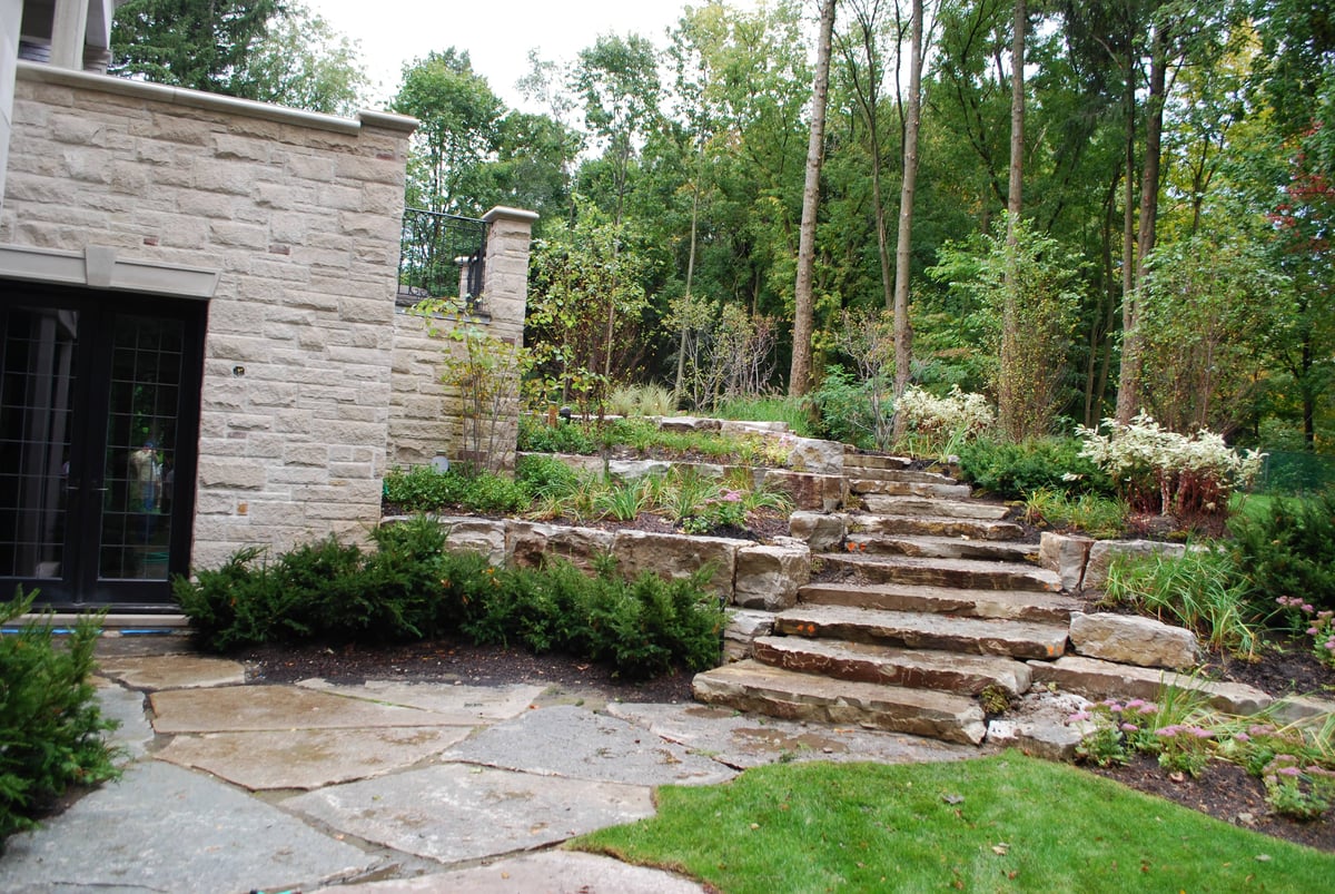 Side garden + stairs